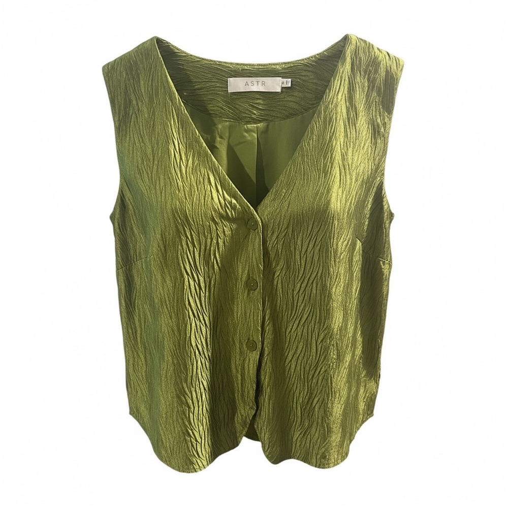 ASTR Olive Textured Sleeveless Blouse